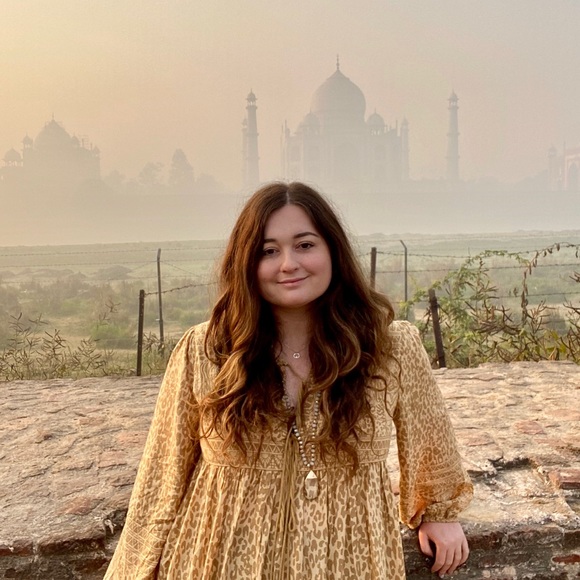 Meet your Posh Ambassador, Taryn! - Picture 1 of 7